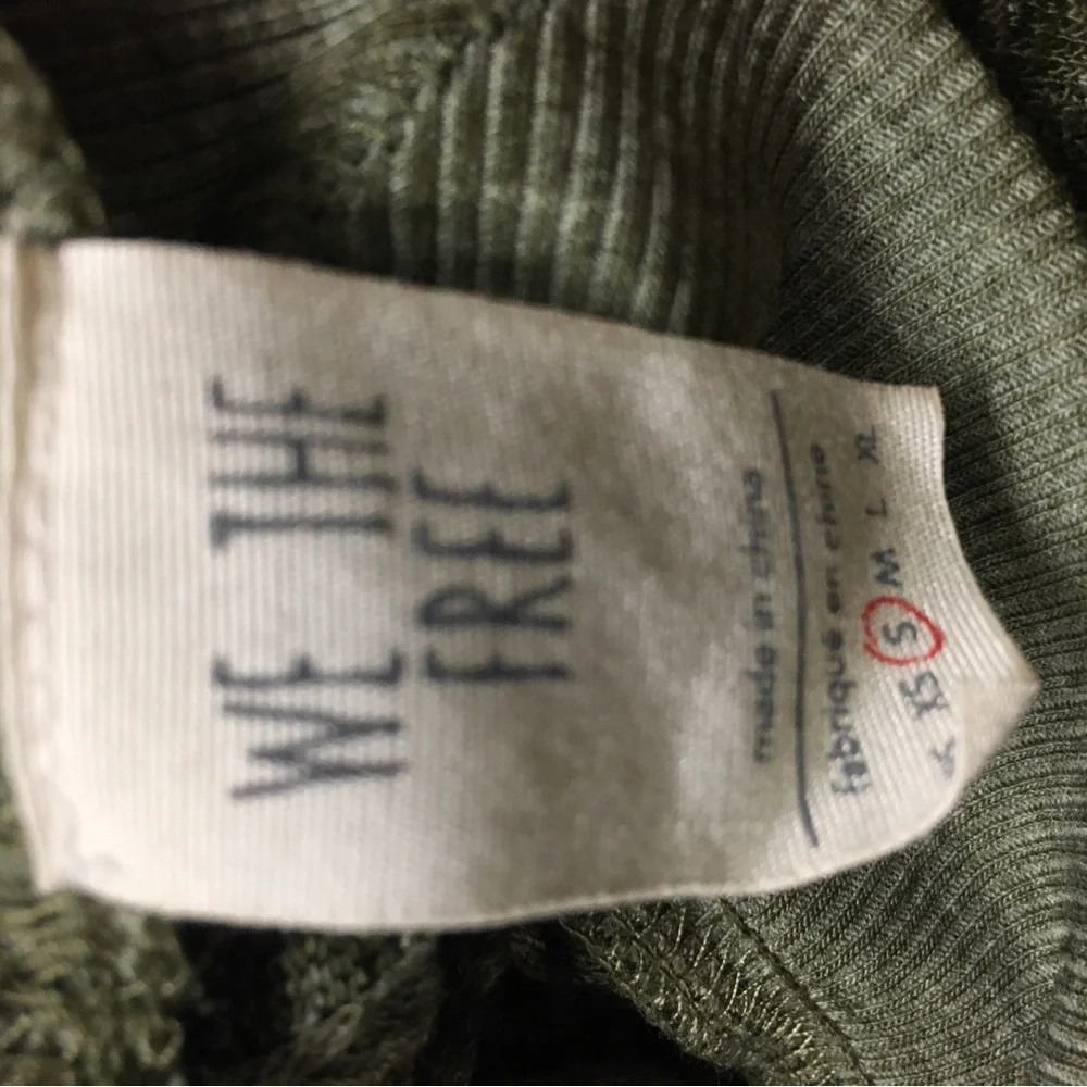 We The Free Oversized Sweater Size Small Green V Neck Lightweight Boho - Picture 10 of 12